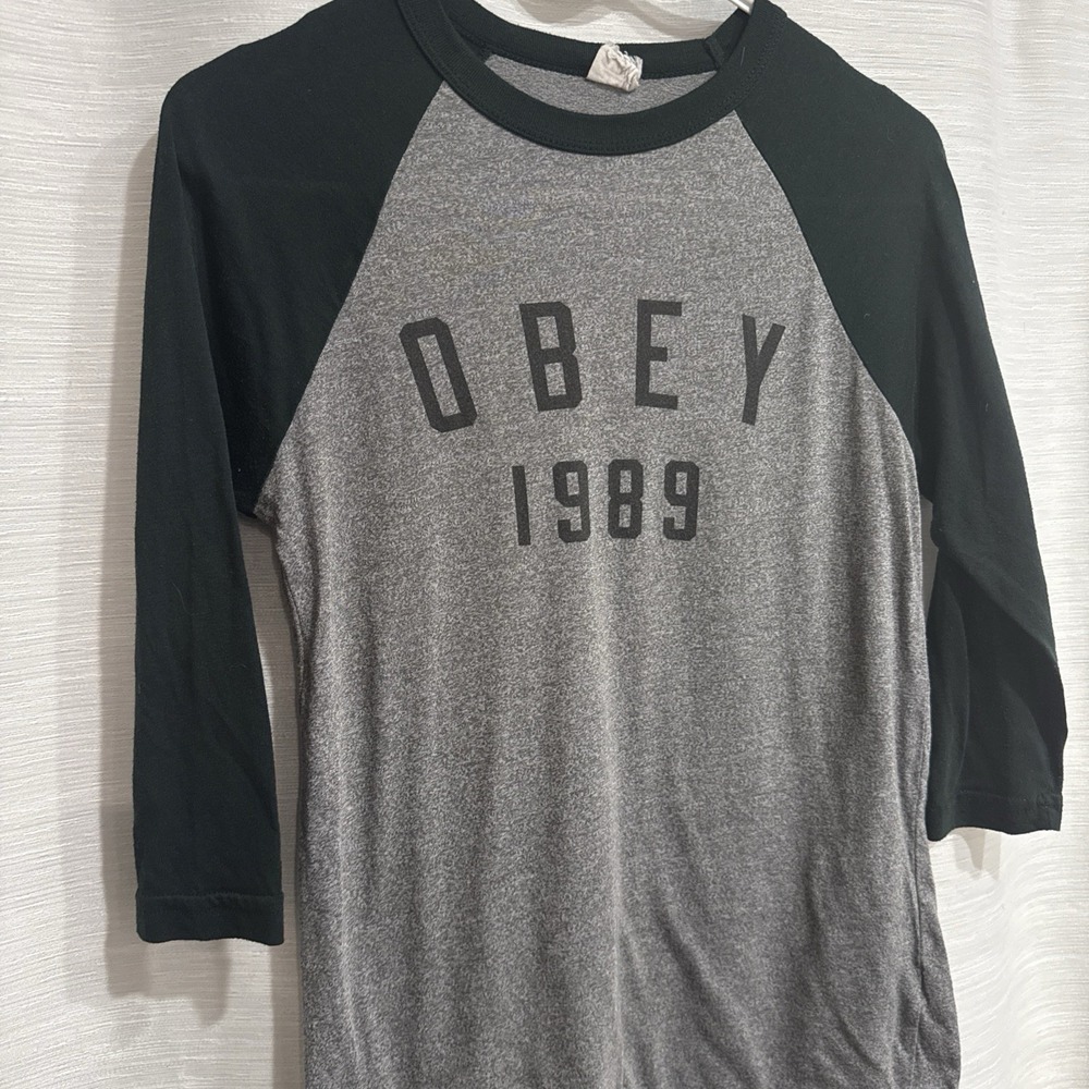 OBEY T-Shirt Womens Small Gray 3/4 Sleeve Baseball Style With Green Sleeves